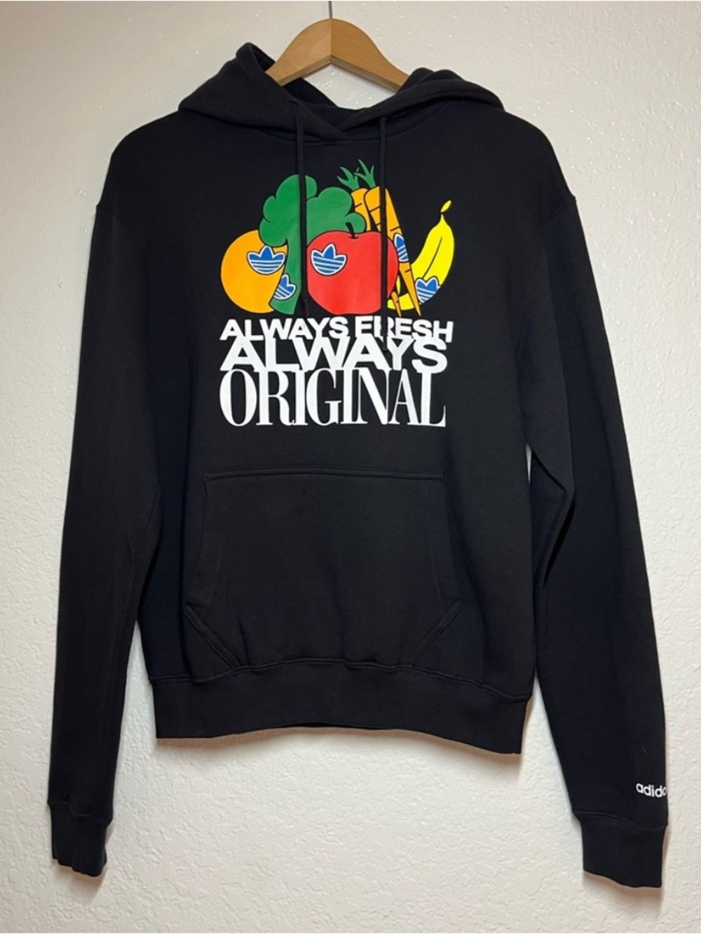 Adidas men’s hoodie sweatshirt ‘Always fresh, original’ size small black veggie